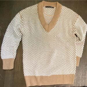 Lara Knit v-neck knit sweater. Size S